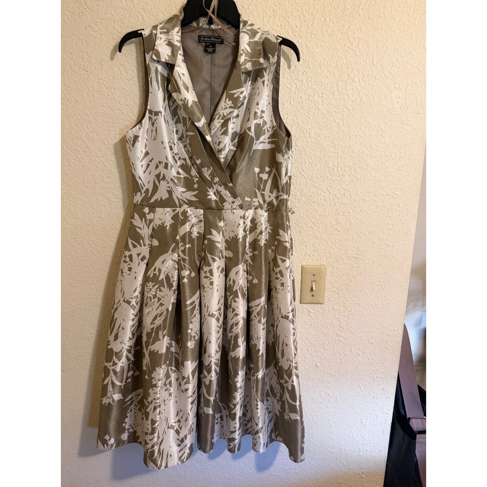 Jessica Howard Elegant Floral Shimmery Sleeveless Belted Dress Size 12